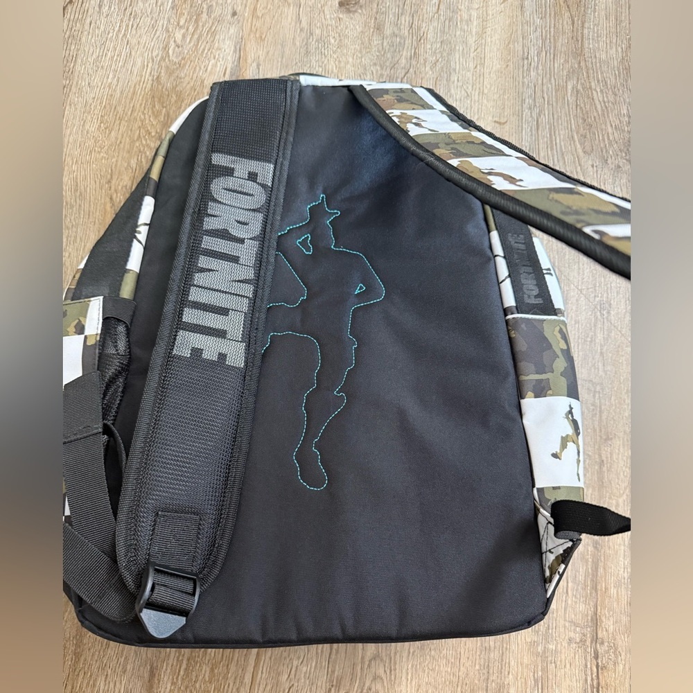 Fortnite Backpack - Picture 8 of 13